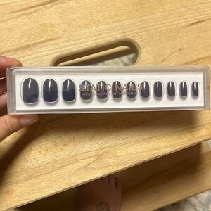 Static nails - Say It In French (Navy) - NIB NWT - Reusable Pop-on Manicure Kit